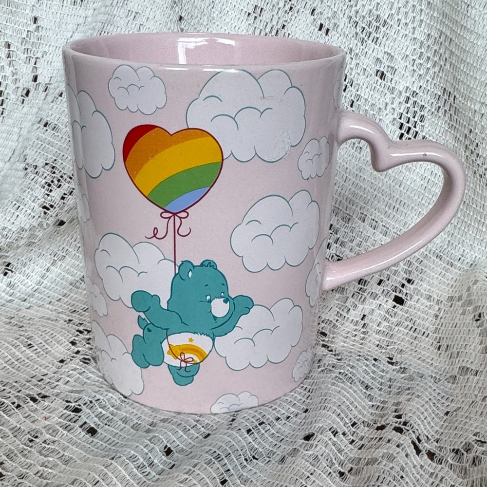 Care Bears Skinny Dip Tall Mug pink design with a heart-shaped handle 20oz nwot